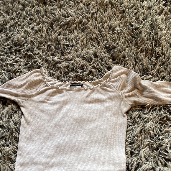Brandy Melville Light Grey Off the Shoulder Long Sleeve - Picture 2 of 2